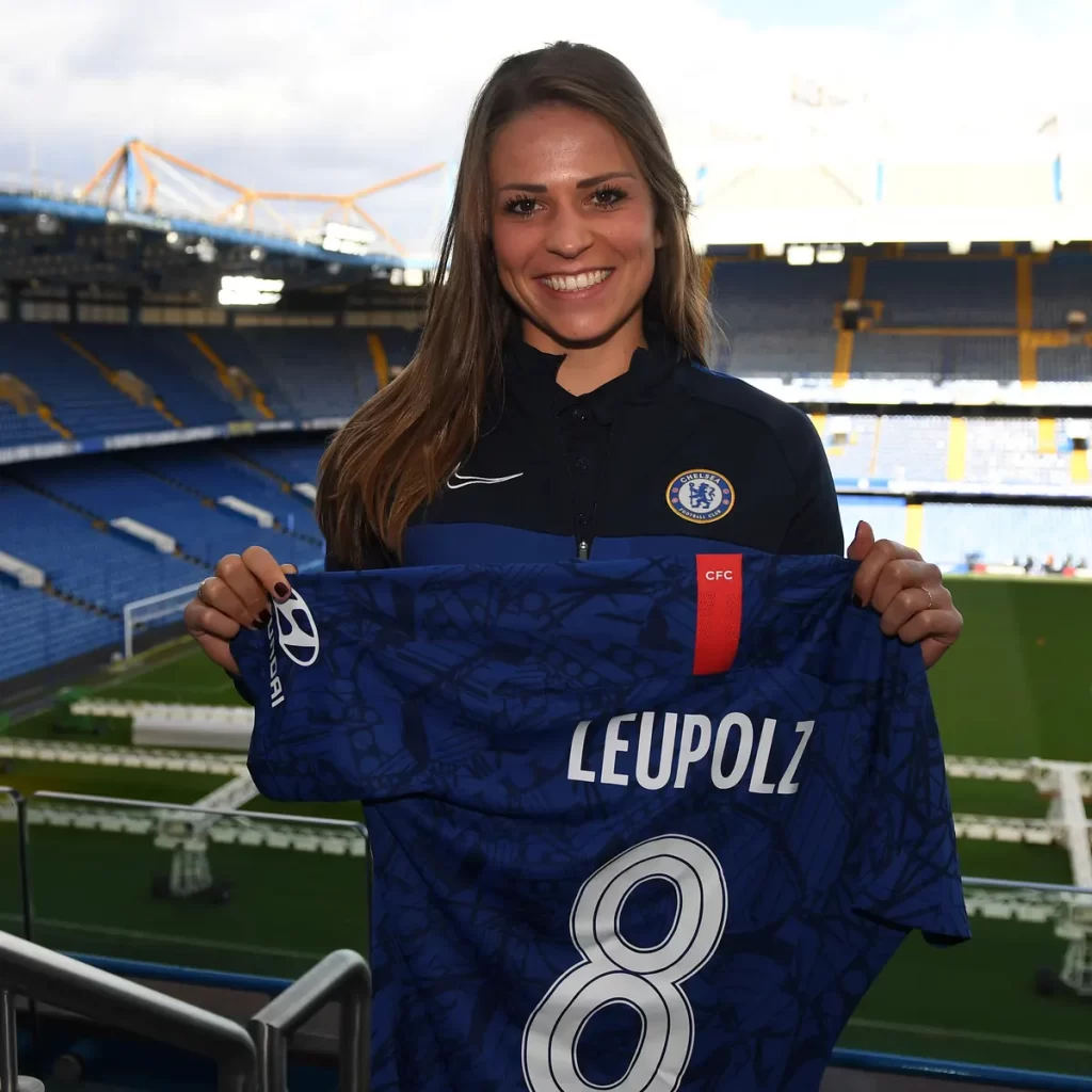 Chelsea an example of how to handle player pregnancies, says Melanie Leupolz